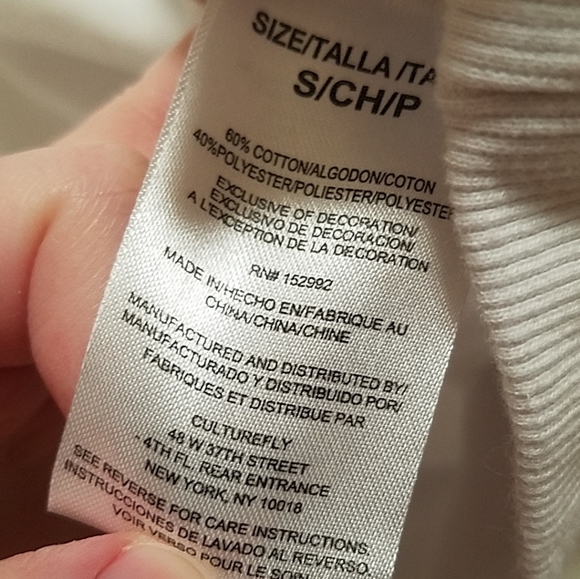 Winter 2020 Pusheen Box Sweatshirt - Picture 2 of 4